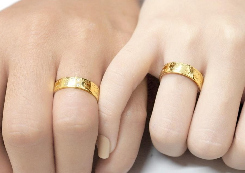 Chọn và mua nhẫn cưới